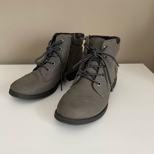 Grey boots